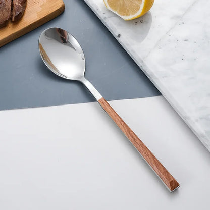 Couverts inox avec manche bois moderne
