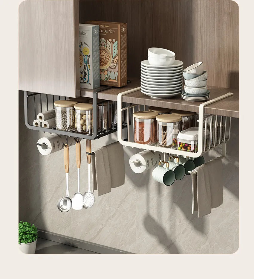Panier suspendu sous étagère pour cuisine
