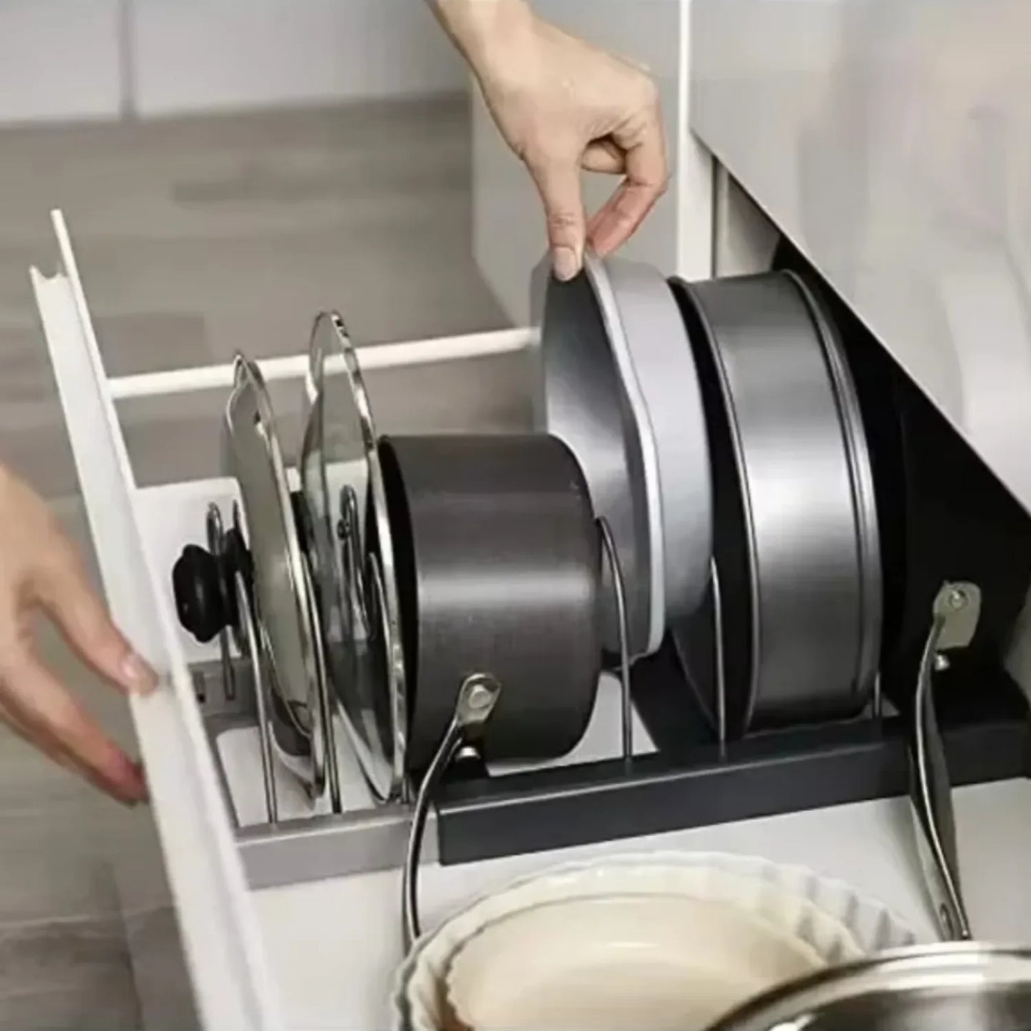 Range-poêles extensible pour placard cuisine