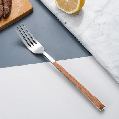 Couverts inox avec manche bois moderne