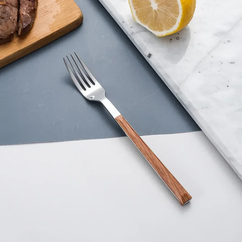 Couverts inox avec manche bois moderne